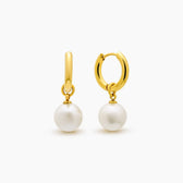 Pearl Drop Earrings detail