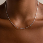 Minimalist Twist Necklace detail